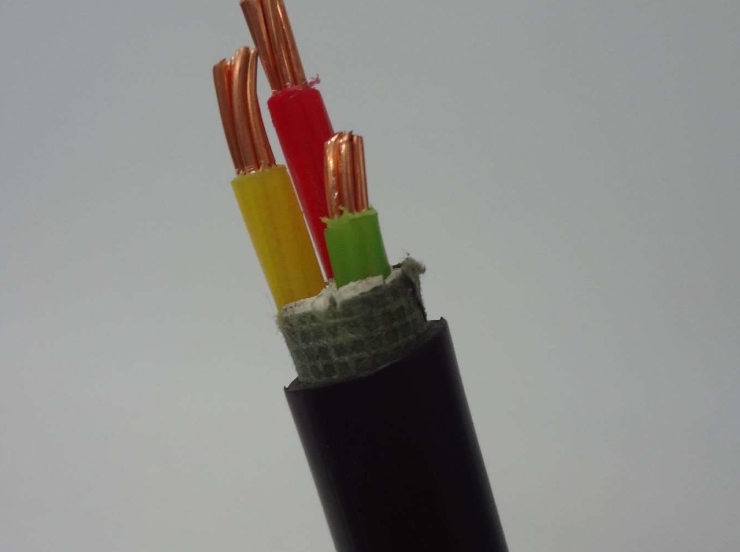 電線電纜產品結構越復雜，疊加的層次就越多.jpg